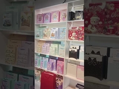 꽃 포장용 종이나 파티 용품 공장은 후난 유명 무역 회사입니다.