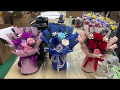 알렌틴의 날, 당신의 여자친구와 가장 좋은 친구에게 보존된 장미와 얼음처럼 푸른 얼음 꽃의 꽃束