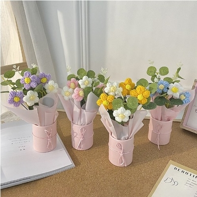 좋은 가격 여성날 선물 여신날 플러시 꽃 휴대용 안아줄 버킷 꽃 수로 짜인 여러 색의 꽃다발 온라인으로