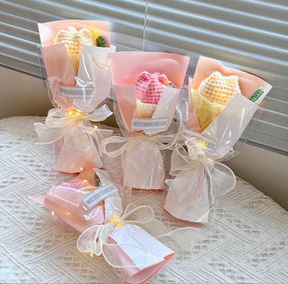 주문 작지만 눈길을 끄는 15x26cm 짜인 툴리프 여러 가지 색상의 작은 꽃꽃차례 온라인 제조