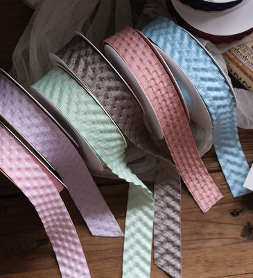 주문 3D 엠보싱 폴리에스터 리본 한국 스타일 꽃무늬 소재 볼록 오목 리본 부케 포장 온라인 제조