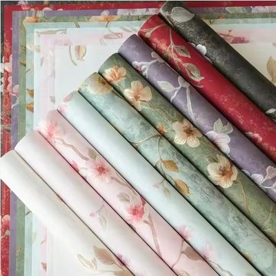 좋은 가격 고품질 혼합 펄프 엠보스 된 꽃 포장 종이 중국 레트로 아트 인쇄 온라인으로