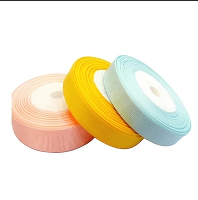 좋은 가격 10mm-180mm 실크 사틴 리본 다양한 패턴의 꽃 포장과 함께 선물 리본 온라인으로