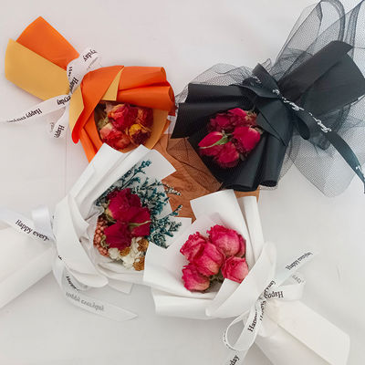 좋은 가격 INS 스타일 크리에이티브 미니 꽃다발 자연적 붉은 장미 말린 꽃 결혼식 축제 선물 520 사랑 인민의 날 기념품 온라인으로