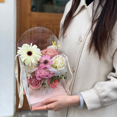 좋은 가격 Valentine's Day hand-held flower box, transparent pvc folding diy bouquet 온라인으로