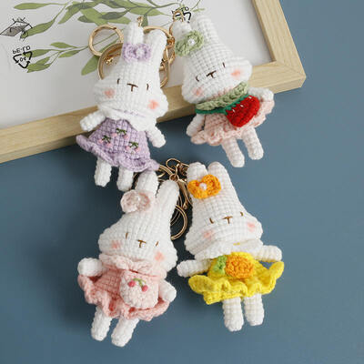 좋은 가격 Handmade Knitted Rabbit Keychain Cute Wool Knitted Flowered Rabbit Doll Handcrafted Exquisite Decorative Item 온라인으로